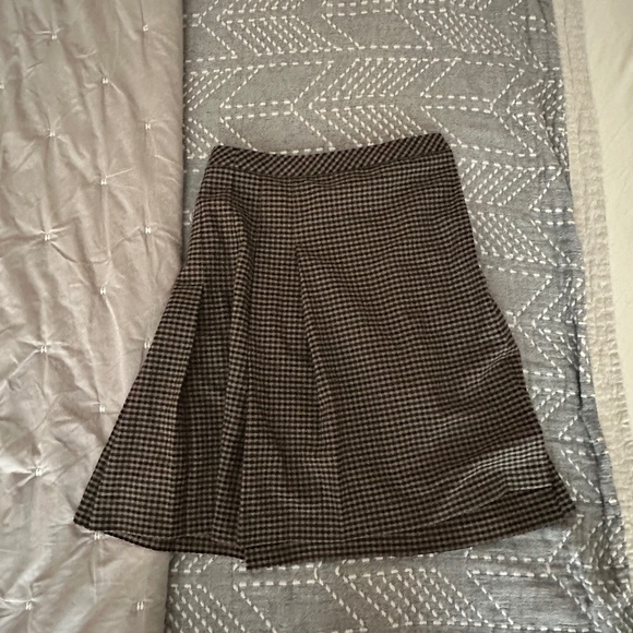 Sunday Best Aritzia Plaid Pleated Knee Length Skirt XS - Picture 1 of 2